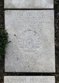 Boulogne Eastern Cemetery - Bentley, James Cecil